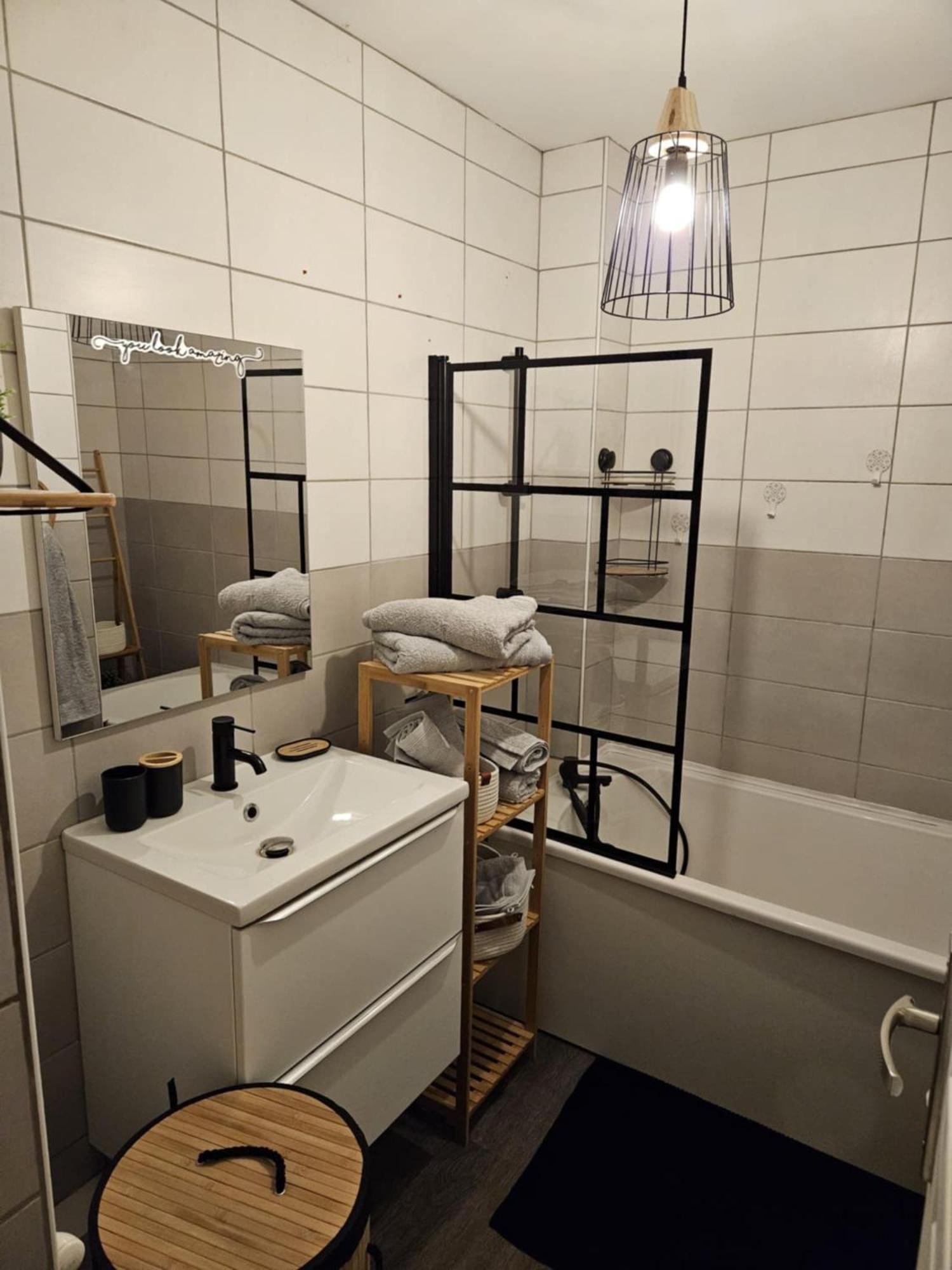 A&M Games And Spa Charleville-Mézières 外观 照片